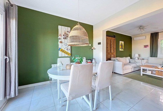 Herverkoop - Vrijstaande Villa -
La Zarza