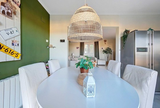 Herverkoop - Vrijstaande Villa -
La Zarza