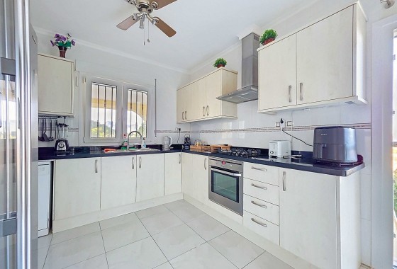 Herverkoop - Vrijstaande Villa -
La Zarza