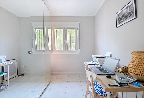 Herverkoop - Vrijstaande Villa -
La Zarza