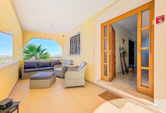 Herverkoop - Vrijstaande Villa -
La Zarza