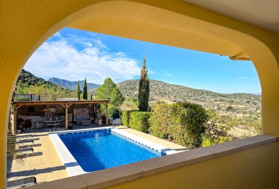 Herverkoop - Vrijstaande Villa -
La Zarza