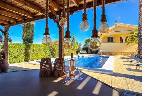 Herverkoop - Vrijstaande Villa -
La Zarza