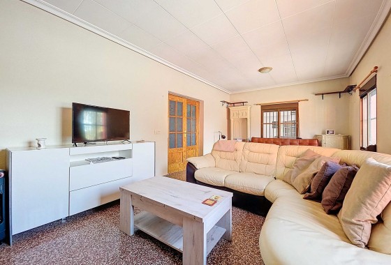 Herverkoop - Landhuis -
La Solana