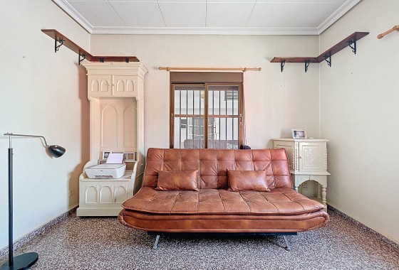 Herverkoop - Landhuis -
La Solana