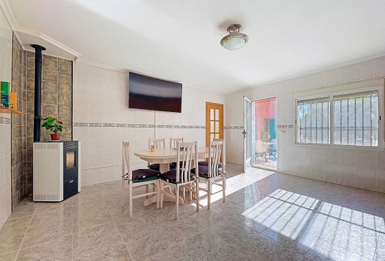 Herverkoop - Landhuis -
La Solana