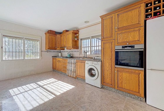 Herverkoop - Landhuis -
La Solana