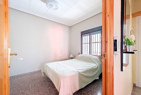 Herverkoop - Landhuis -
La Solana