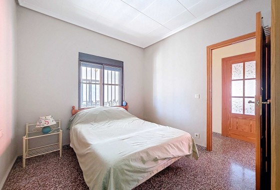 Herverkoop - Landhuis -
La Solana