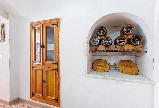 Herverkoop - Grotwoning -
Pinoso