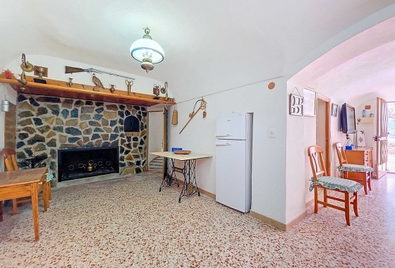 Herverkoop - Grotwoning -
Pinoso