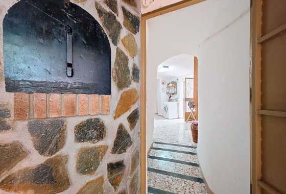 Herverkoop - Grotwoning -
Pinoso