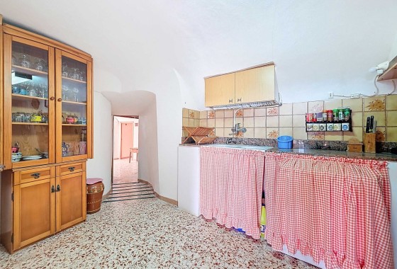 Herverkoop - Grotwoning -
Pinoso