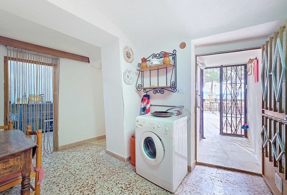 Herverkoop - Grotwoning -
Pinoso