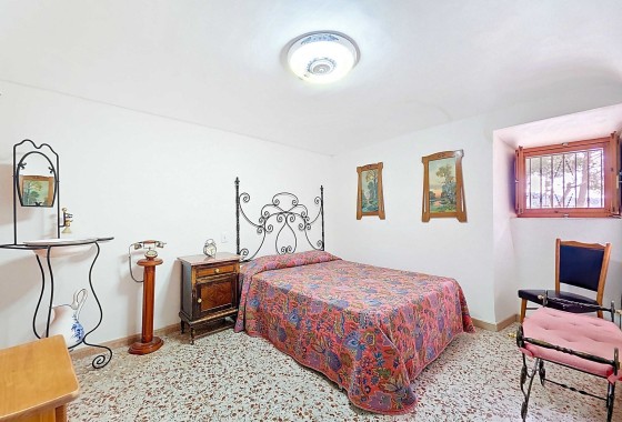 Herverkoop - Grotwoning -
Pinoso