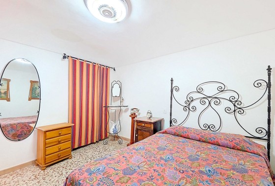 Herverkoop - Grotwoning -
Pinoso