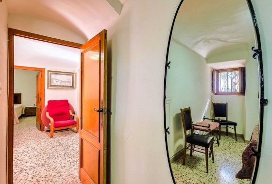 Herverkoop - Grotwoning -
Pinoso