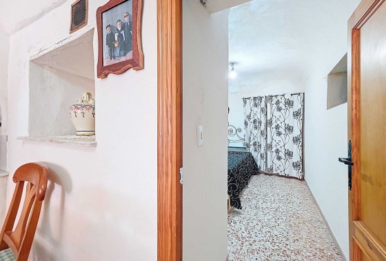 Herverkoop - Grotwoning -
Pinoso