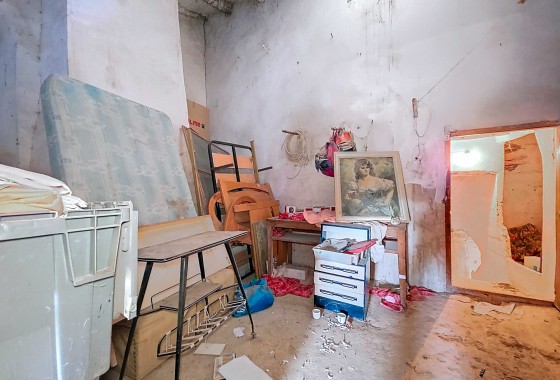 Herverkoop - Herenhuis -
Torre Del Rico