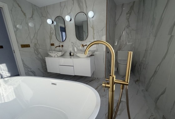 Herverkoop - Vrijstaande Villa -
Orihuela Costa - Las Filipinas