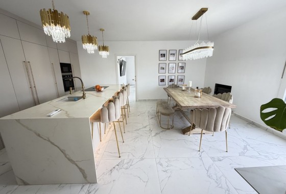 Herverkoop - Vrijstaande Villa -
Orihuela Costa - Las Filipinas