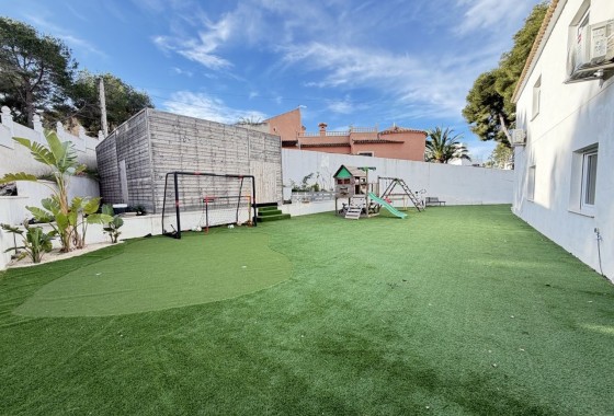 Herverkoop - Vrijstaande Villa -
Orihuela Costa - Las Filipinas