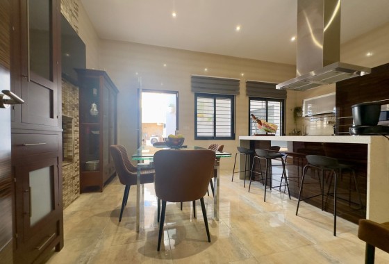 Herverkoop - Vrijstaande Villa -
Pilar de la Horadada - Torre de la Horadada