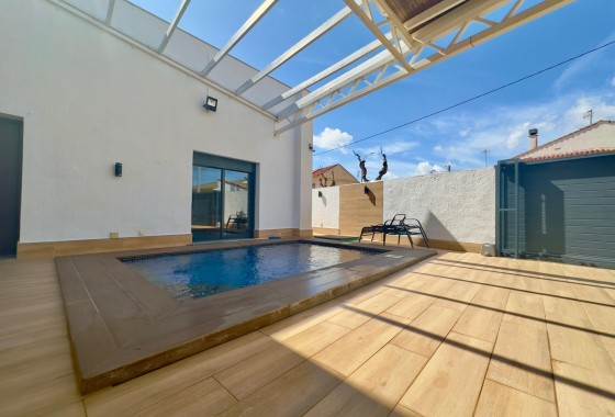 Herverkoop - Vrijstaande Villa -
Pilar de la Horadada - Torre de la Horadada