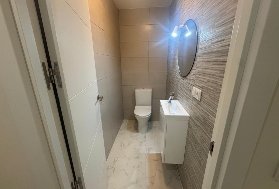 Sprzedaż - Apartament mieszkanie -
Torrevieja - Muelle Pesquero