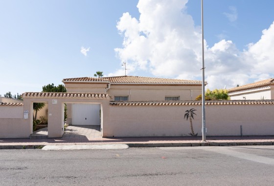 Resale - Freistehende Villa -
Orihuela Costa - Playa Flamenca