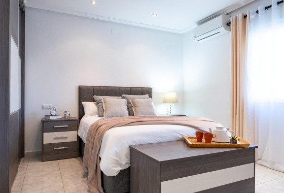 Resale - Freistehende Villa -
Orihuela Costa - Playa Flamenca