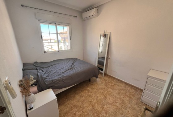 Revente - Villa mitoyenne -
Orihuela Costa - Entre golf