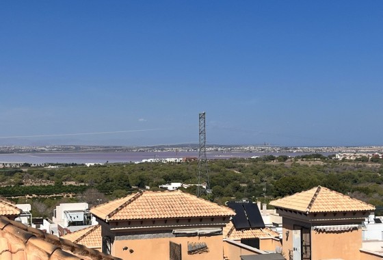 Revente - Villa mitoyenne -
Orihuela Costa - Entre golf