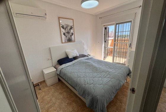 Revente - Villa mitoyenne -
Orihuela Costa - Entre golf