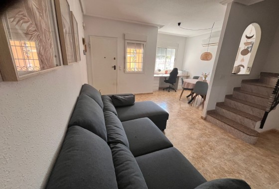 Revente - Villa mitoyenne -
Orihuela Costa - Entre golf