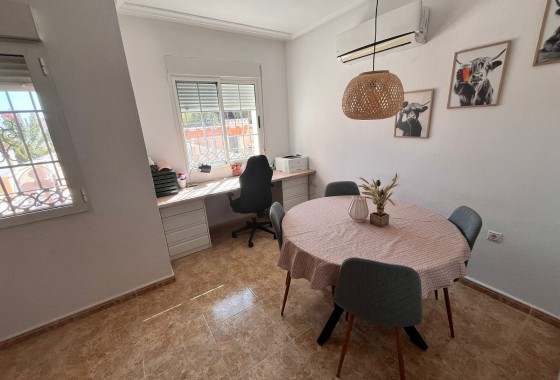 Revente - Villa mitoyenne -
Orihuela Costa - Entre golf