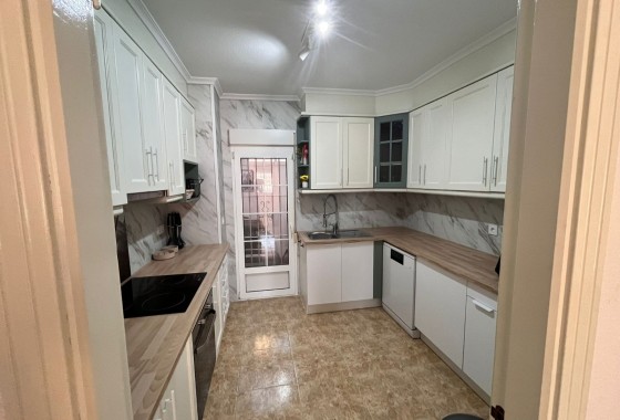 Revente - Villa mitoyenne -
Orihuela Costa - Entre golf