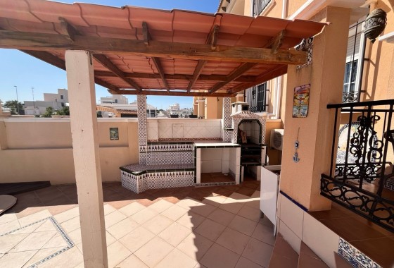 Revente - Villa mitoyenne -
Orihuela Costa - Entre golf