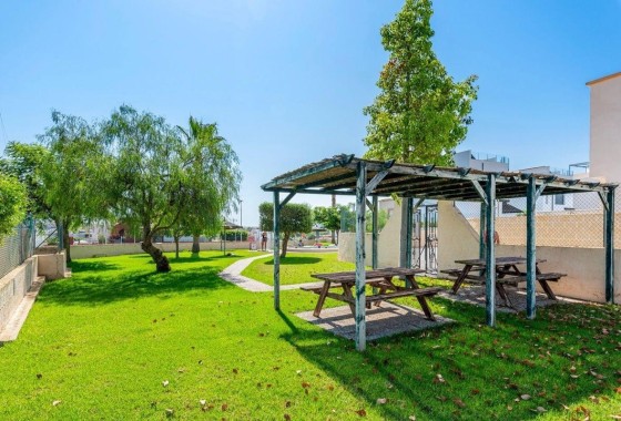 Revente - Villa mitoyenne -
Orihuela Costa - Entre golf