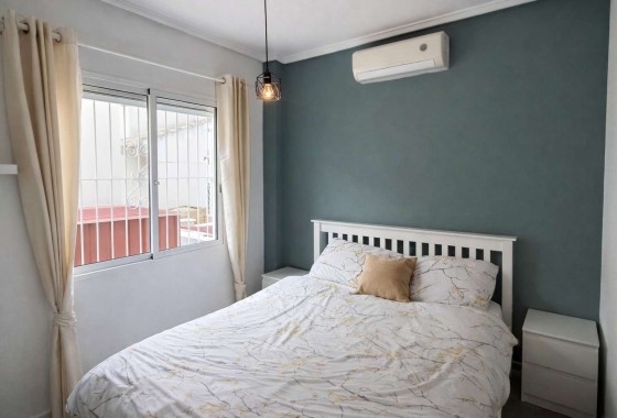 Revente - Villa Individuelle -
Rojales