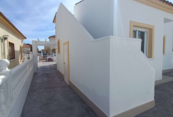 Herverkoop - Vrijstaande Villa -
Algorfa - Lo Crispin