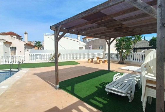 Herverkoop - Vrijstaande Villa -
Algorfa - Lo Crispin