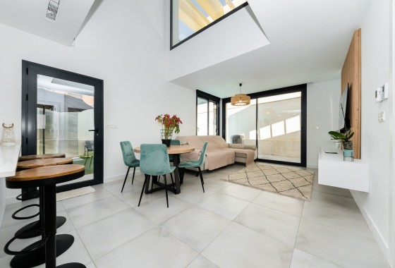 Venta - Chalet Independiente -
Los Montesinos