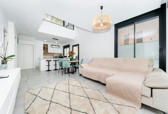 Venta - Chalet Independiente -
Los Montesinos