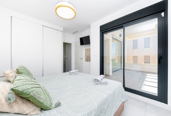 Venta - Chalet Independiente -
Los Montesinos