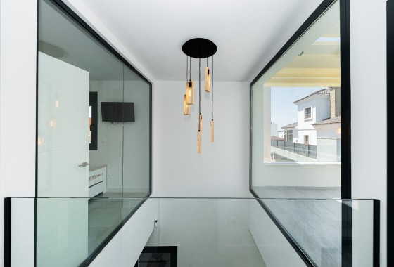 Venta - Chalet Independiente -
Los Montesinos