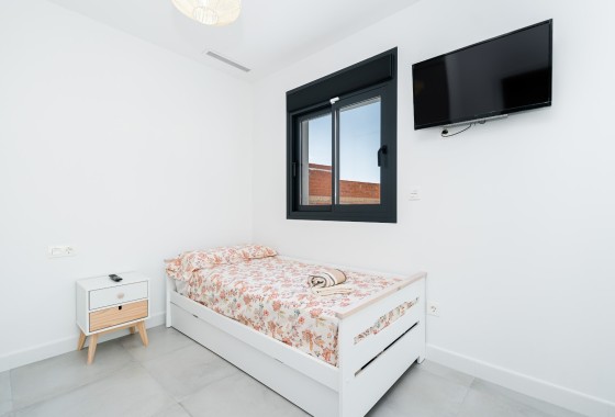 Venta - Chalet Independiente -
Los Montesinos