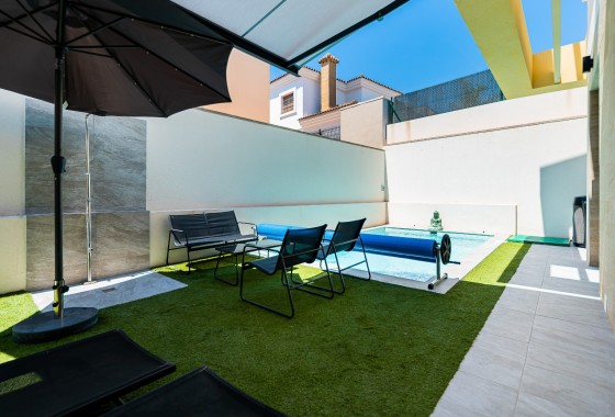 Venta - Chalet Independiente -
Los Montesinos