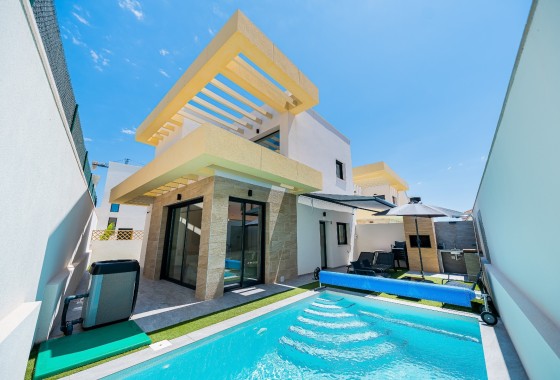 Venta - Chalet Independiente -
Los Montesinos