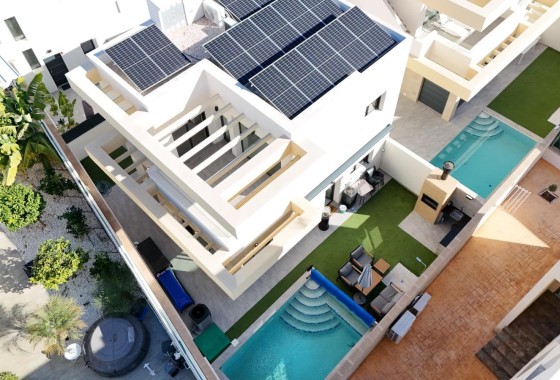 Venta - Chalet Independiente -
Los Montesinos